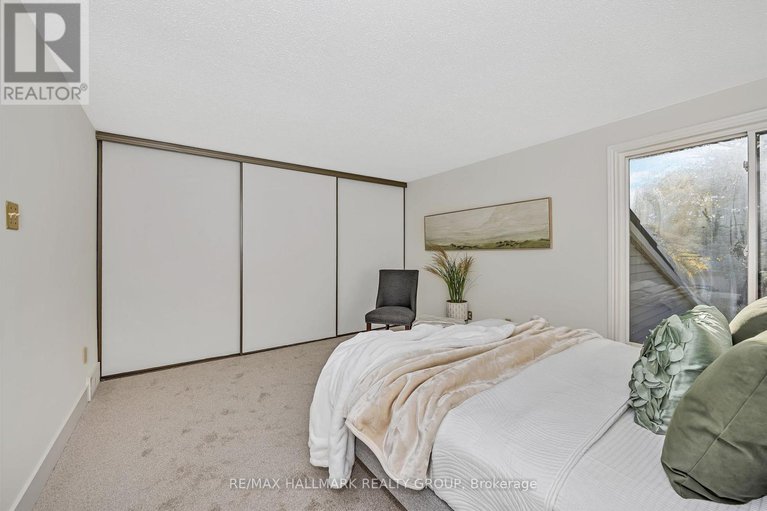 29051310/698-malibu-terrace/courtland-park/ottawa/ontario/K2C3T8_23