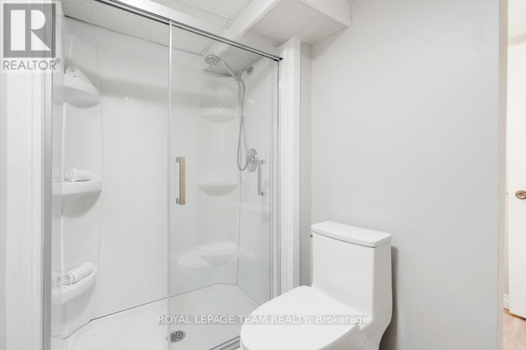 29514787/15-overlake-drive/borden-farmstewart-farmcarleton-heightsparkwood-hills/ottawa/ontario/K2E5V2_37