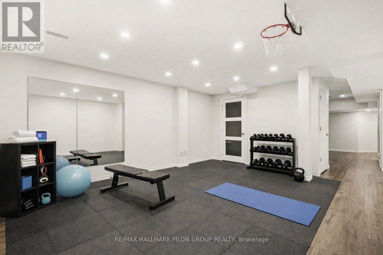 29445572/845-contour-street/mer-bleuebradley-estatesanderson-park/ottawa/ontario/K1W0G6_37