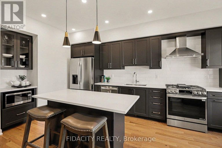 29654929/1768-crux-road/mer-bleuebradley-estatesanderson-park/ottawa/ontario/K1W0R3_12