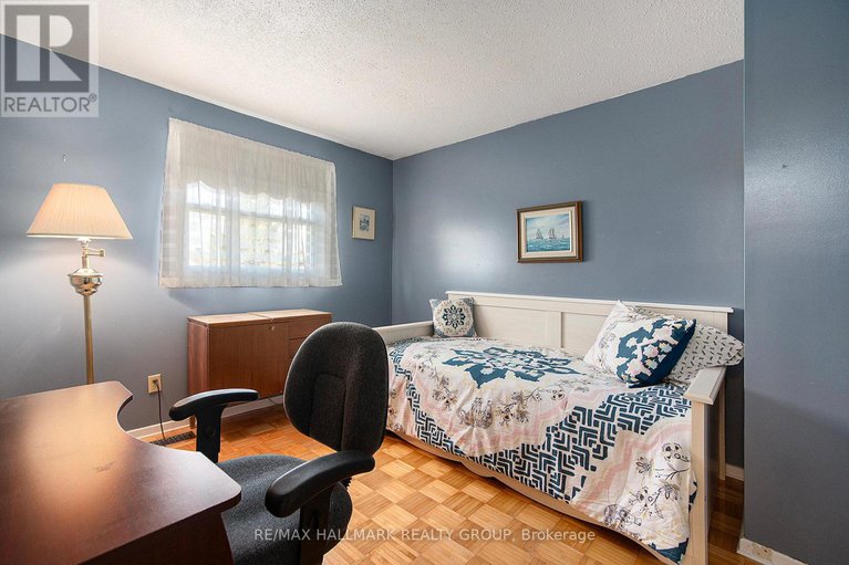 29079645/1570-payette-drive/bilberry-creekqueenswood-heights/ottawa/ontario/K1E1S9_25