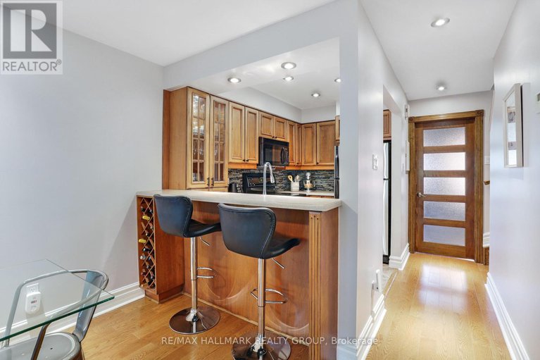28828283/47-crispin-private/manor-park/ottawa/ontario/K1K2T7_14