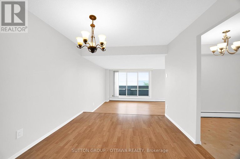 28727418/711-1171-ambleside-drive/woodroffe/ottawa/ontario/K2B8E1_10