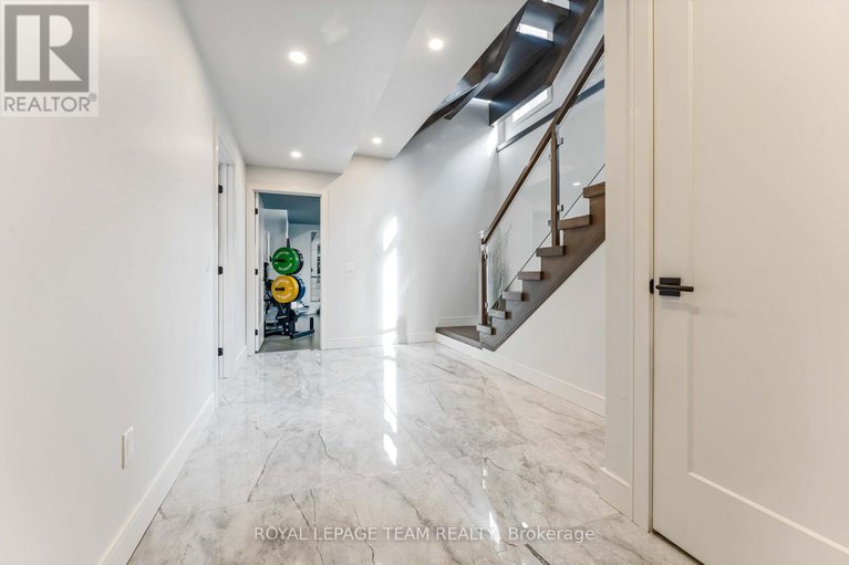 28939838/1546-claymor-avenue/carleton-heights/ottawa/ontario/K2C1T1_35