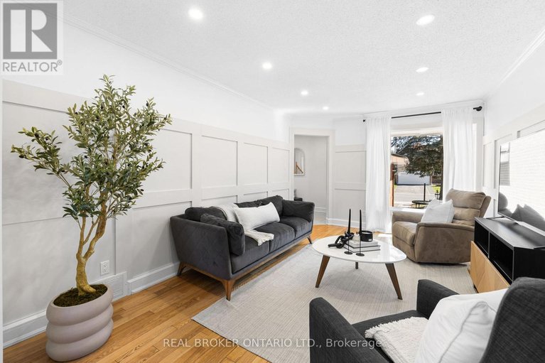 29653465/2058-wildflower-drive/queenswood-heights-south/ottawa/ontario/K1E3R3_8