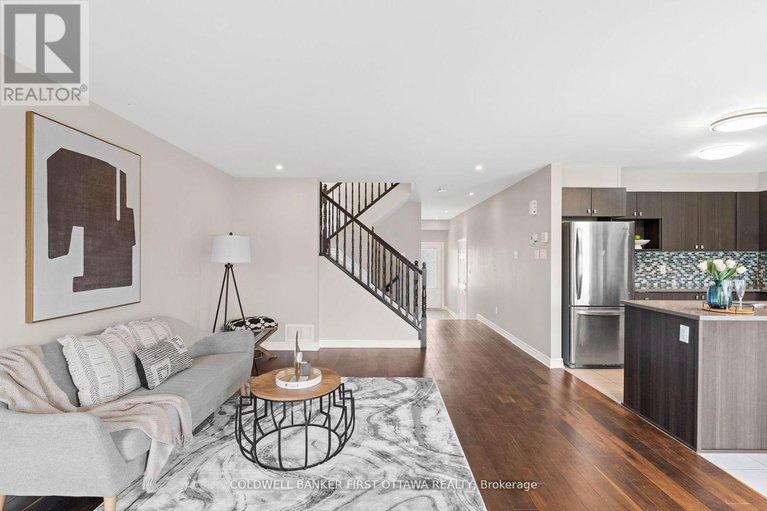 28518556/2459-esprit-drive/avalon-east/ottawa/ontario/K4A0S3_11