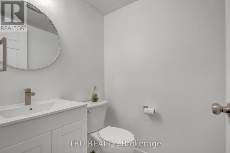 28416739/133-kinross-private/morgans-grantsouth-march/ottawa/ontario/K2K3P9_5