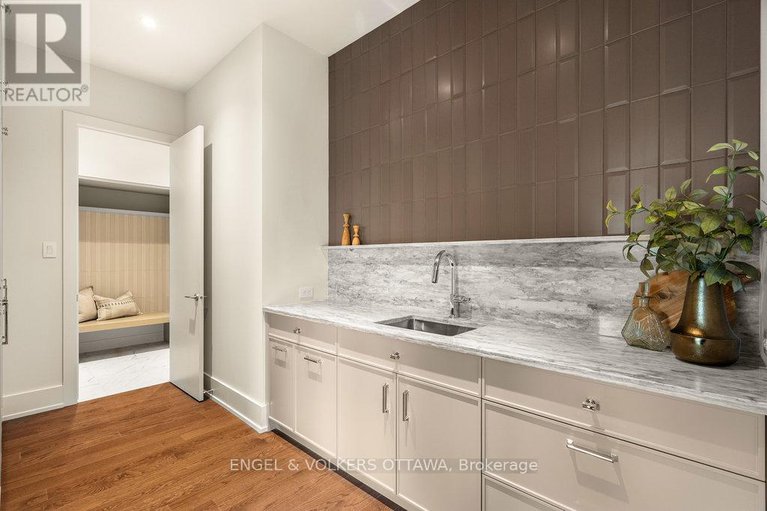 28526738/291-billings-avenue/alta-vistafaircrest-heights/ottawa/ontario/K1H5L2_23