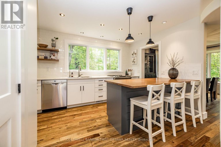 28439323/5455-west-river-drive/manotick-long-island-nicholls-island/ottawa/ontario/K4M1G7_12