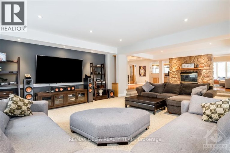 28495389/4-aleutian-road/bruce-farmgraham-parkqualicumbellands/ottawa/ontario/K2H7C8_17