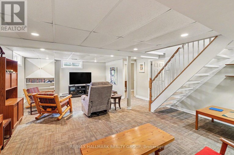 29339650/2004-dorval-avenue/elmvale-acres/ottawa/ontario/K1G2N8_17