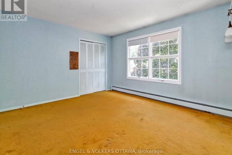 28544355/968-sadler-crescent/whitehaven/ottawa/ontario/K2B5H7_43