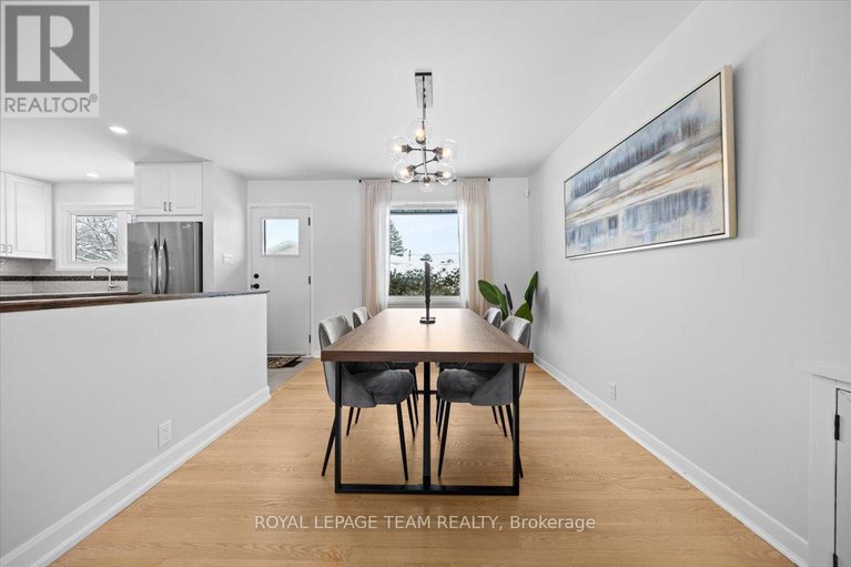 29297114/20-whitburn-crescent/crystal-beach/ottawa/ontario/K2H5K6_9