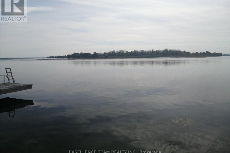 28877485/6803-st-louis-point-road-s/south-glengarry-charlottenburgh-twp/south-glengarry/ontario/K0C2E0_28