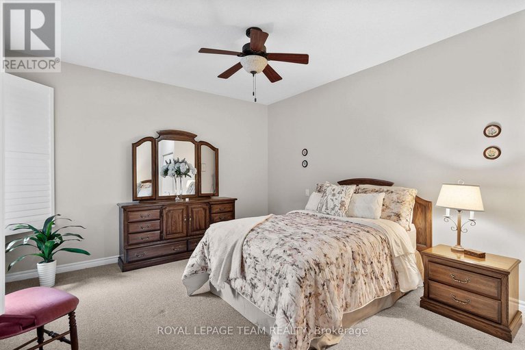 28339224/13-eileen-crescent/stittsville-central/ottawa/ontario/K2S1M3_22