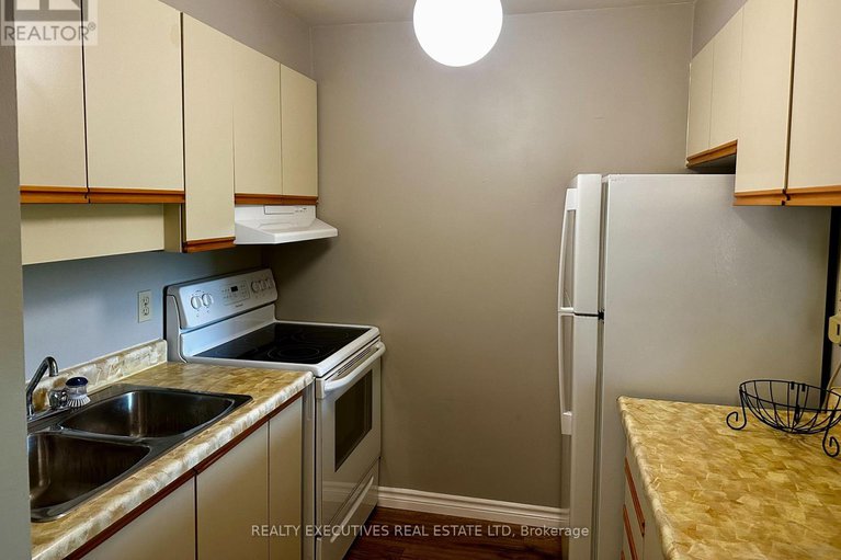 28795626/408-214-viewmount-drive/borden-farmstewart-farmcarleton-heightsparkwood-hills/ottawa/ontario/K2E7X3_5