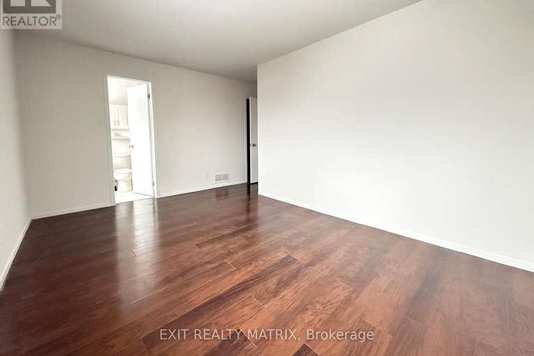 29238699/712-mathieu-way/fallingbrookpineridge/ottawa/ontario/K4A2S5_11