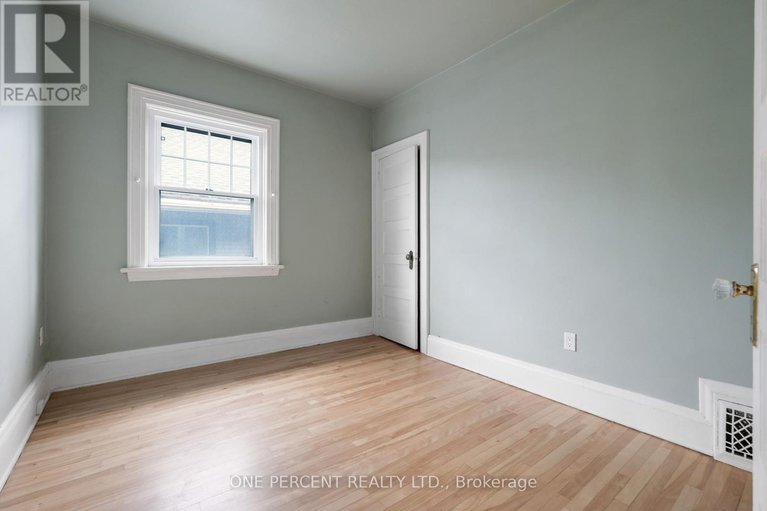 28348247/165-hawthorne-avenue/ottawa-east/ottawa/ontario/K1S0B2_19