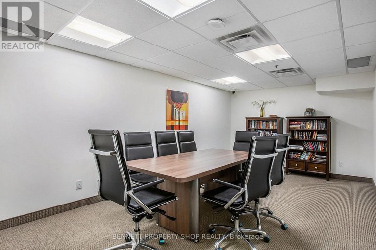 29428897/2005-242-rideau-street/sandy-hill/ottawa/ontario/K1N0B7_14