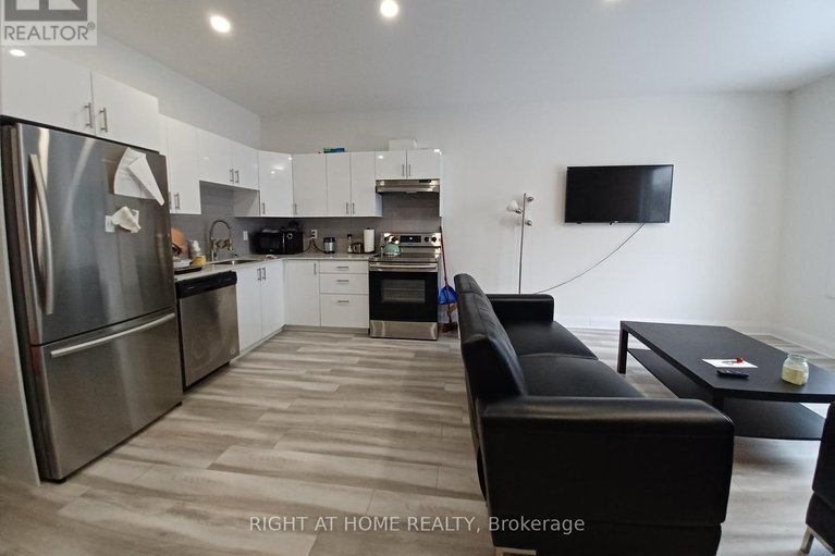 28363537/1558-62-baseline-road/meadowlandsst-claire-gardens/ottawa/ontario/K2C0B3_5