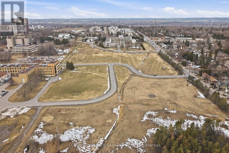 29554876/911-blair-road/cardinal-heights/ottawa/ontario/K1J7M8_40