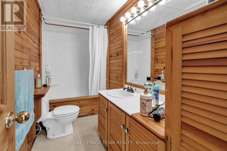 28352509/2322-summerside-drive/manotick-east-to-manotick-station/ottawa/ontario/K4M1B4_19
