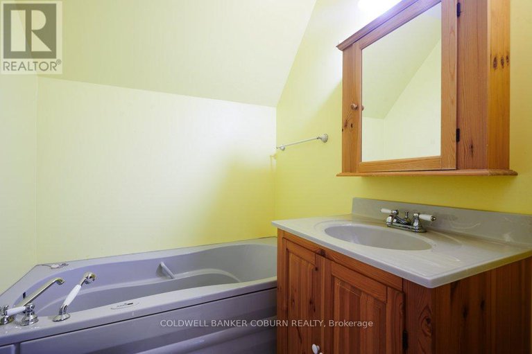 28585440/11719-lakeshore-drive/south-dundas-matilda-twp/south-dundas/ontario/K0C1X0_24