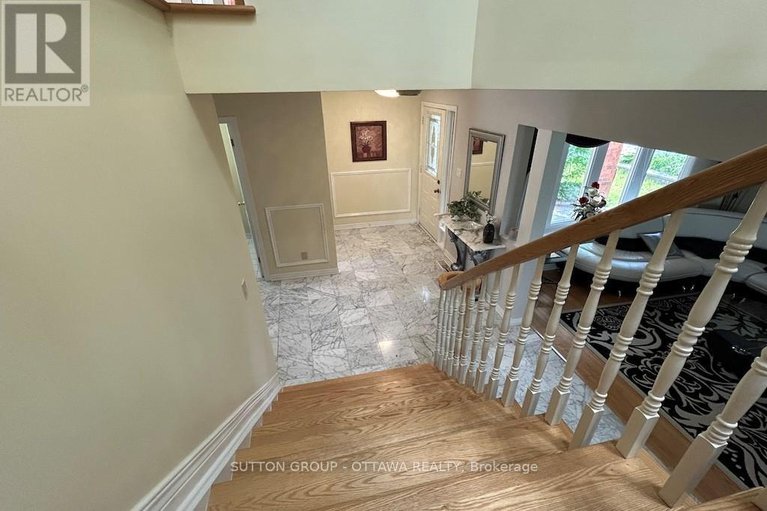 28486818/32-cellini-court-w/hunt-club-park/ottawa/ontario/K1G5K3_29