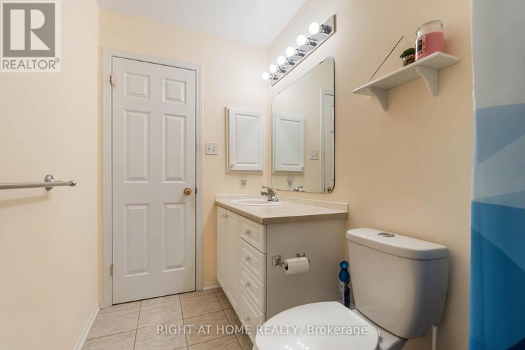 28479510/333-hillsboro-private/emerald-meadowstrailwest/ottawa/ontario/K2M3B2_17