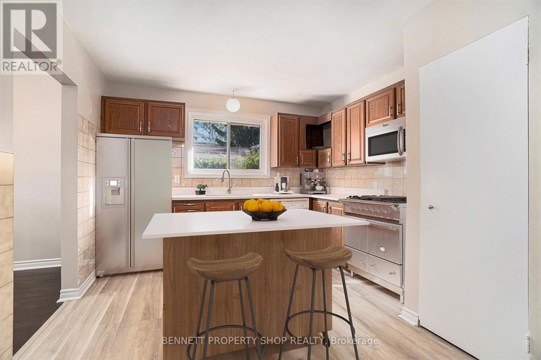 28985816/2606-egan-road/mooneys-bayriverside-park/ottawa/ontario/K1V8N1_6