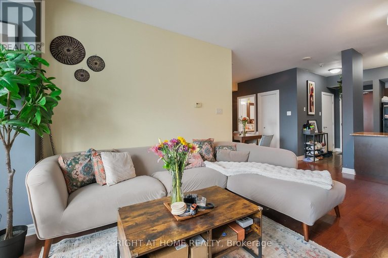 29527059/2302-234-rideau-street/sandy-hill/ottawa/ontario/K1N0A9_11