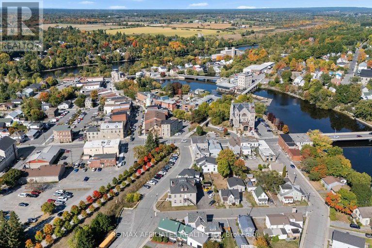 28874015/290-water-street/almonte/mississippi-mills/ontario/K0A1A0_45