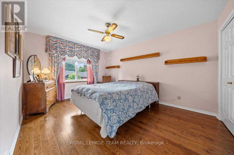 28487091/17-stonehedge-parkway/bayshore/ottawa/ontario/K2H8Z3_33
