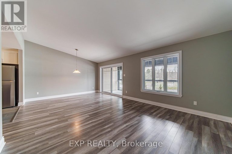 29585547/285-306-masters-lane/town-of-rockland/clarence-rockland/ontario/K4K0L3_15