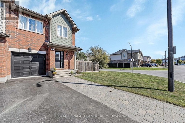28967262/430-haresfield-court/riverside-southgloucester-glen/ottawa/ontario/K4M0B6_1