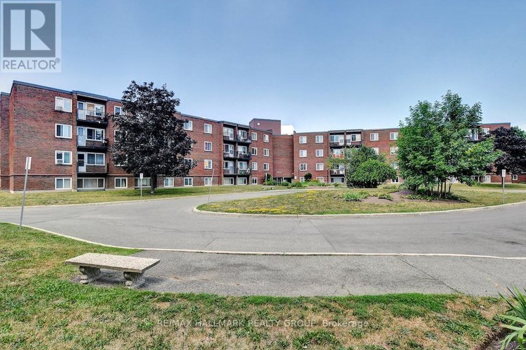 28825537/401c-2041-arrowsmith-drive/beacon-hill-south/ottawa/ontario/K1J7V7_24