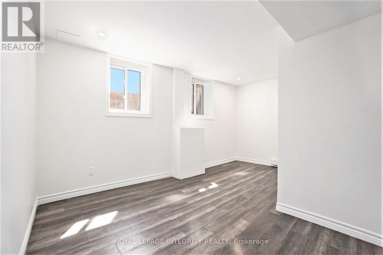 28901949/33-majestic-drive/manordale/ottawa/ontario/K2G1C6_21