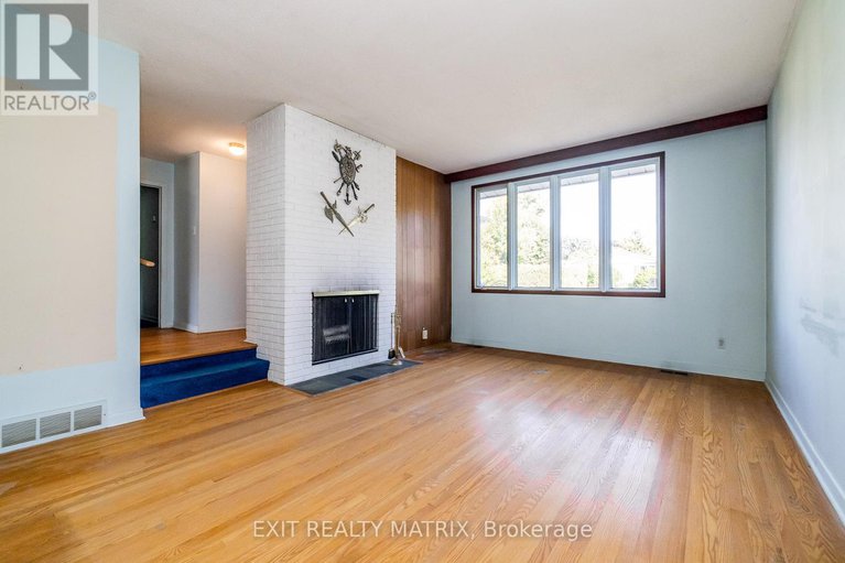 28932484/8-brian-crescent/bruce-farmgraham-parkqualicumbellands/ottawa/ontario/K2H6X3_10