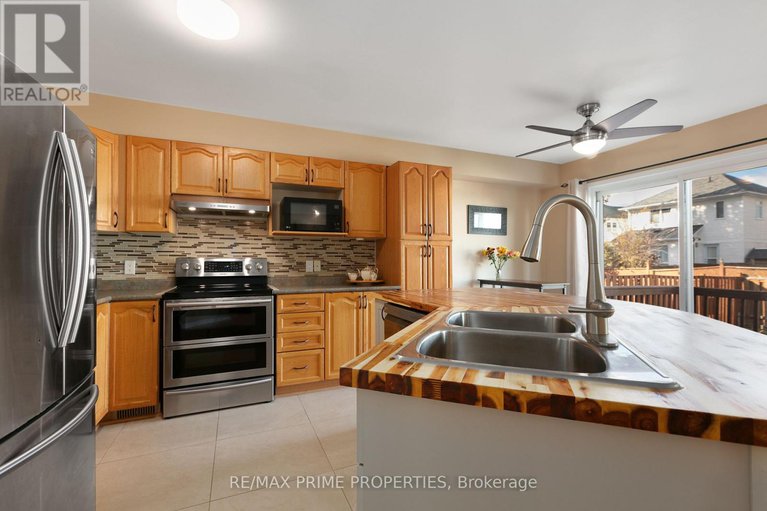 29075456/1545-senateurs-way/fallingbrookpineridge/ottawa/ontario/K4A4A2_15