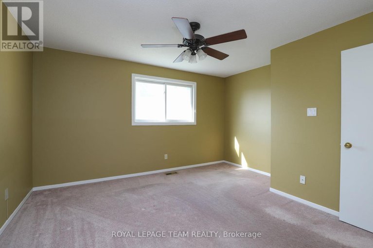 28562833/39-benlark-road/on-the-green/ottawa/ontario/K2J2L5_21
