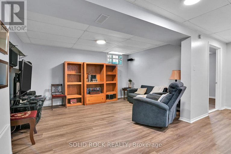 28645077/1824-mccallum-drive/fallingbrookgardenway-south/ottawa/ontario/K4A3T7_31