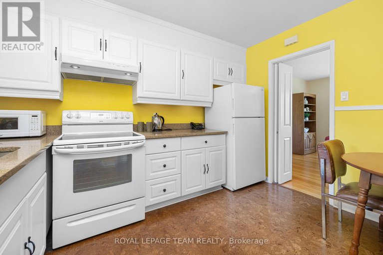 29135223/30-ellery-crescent/lynwood-village/ottawa/ontario/K2H6M6_19