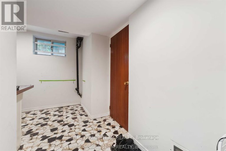 29394022/2353-georgina-drive/whitehaven/ottawa/ontario/K2B7M6_20