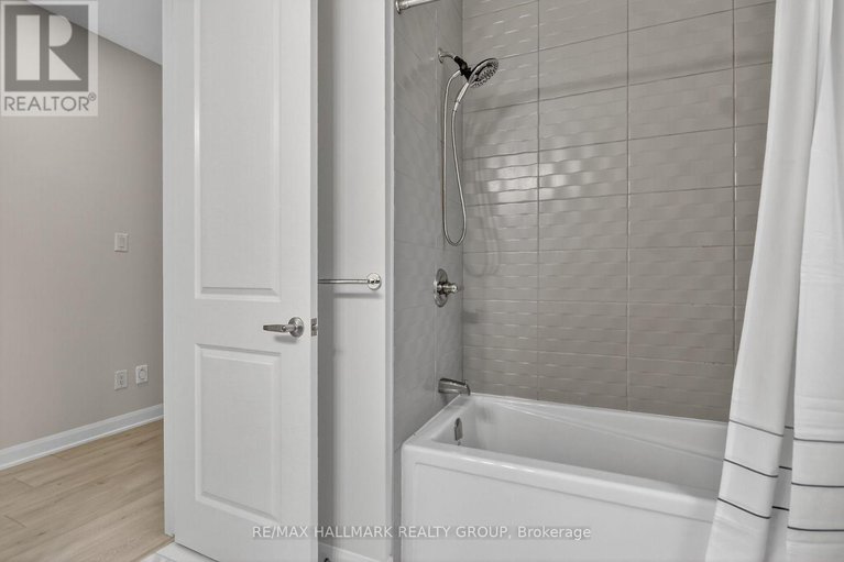 29163962/720-cappamore-drive/half-moon-bay/ottawa/ontario/K2J6W3_25