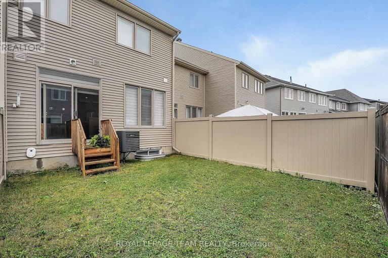 28564716/526-edenwylde-drive/remainder-of-stittsville-area/ottawa/ontario/K2S2K4_42