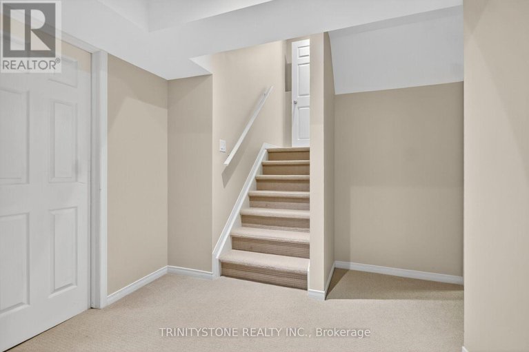 28977788/11-whalings-circle/stittsville-central/ottawa/ontario/K2S1S4_42