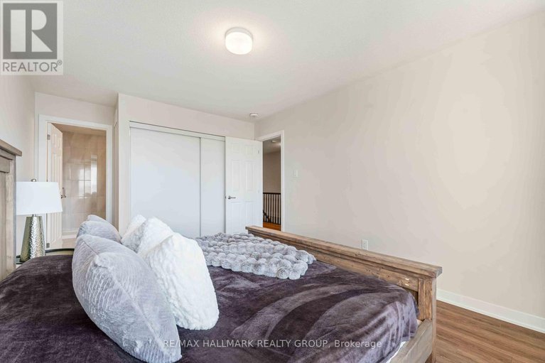 28974031/629-quilter-row/goulbourn-twp-from-franktown-rdsouth-to-rideau/ottawa/ontario/K0A2Z0_25