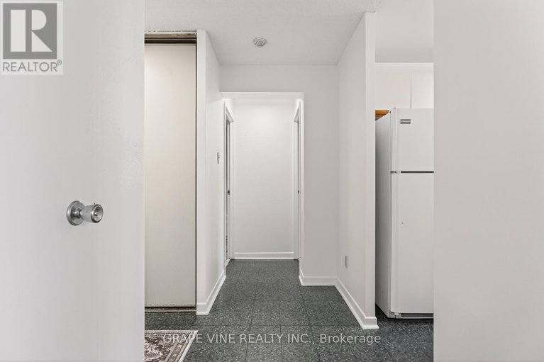 29143791/102-50-burnside-avenue/mechanicsville/ottawa/ontario/K1Y2M2_10