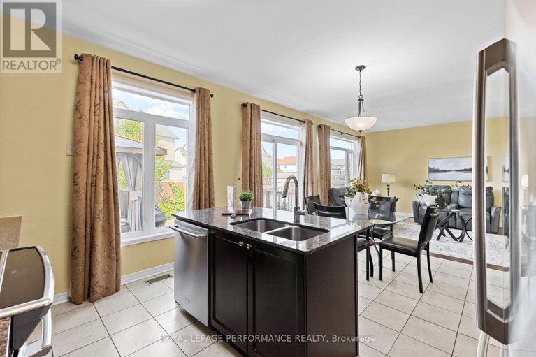 28618074/372-antigonish-avenue/springridgeeast-village/ottawa/ontario/K4A0T9_16
