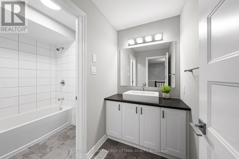 29384560/426-warmstone-drive/stittsville-north/ottawa/ontario/K2S0W2_31